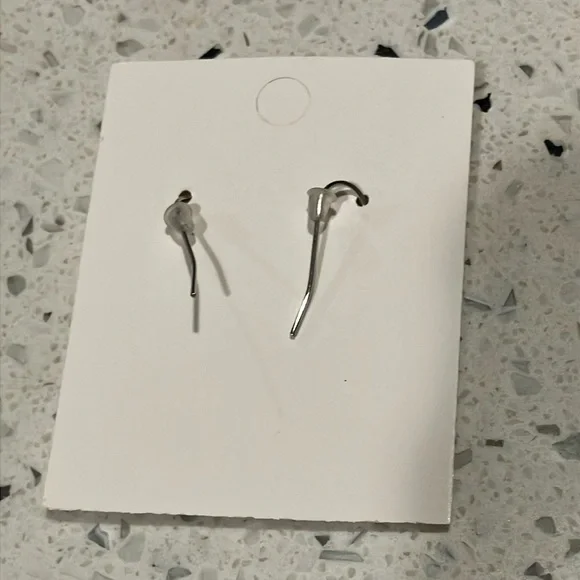 NWT Fashion Jewelry Vintage Teardrop Earrings - Picture 2 of 2